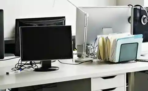 打造高效办公环境,舒适电脑桌助你事半功倍 打造高效办公环境,舒适电脑桌助你事半功倍